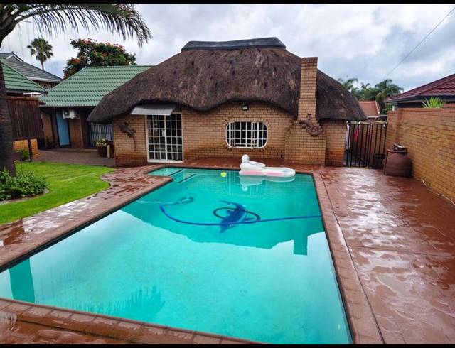 3 BEDROOM HOUSE FOR SALE IN FLORAUNA